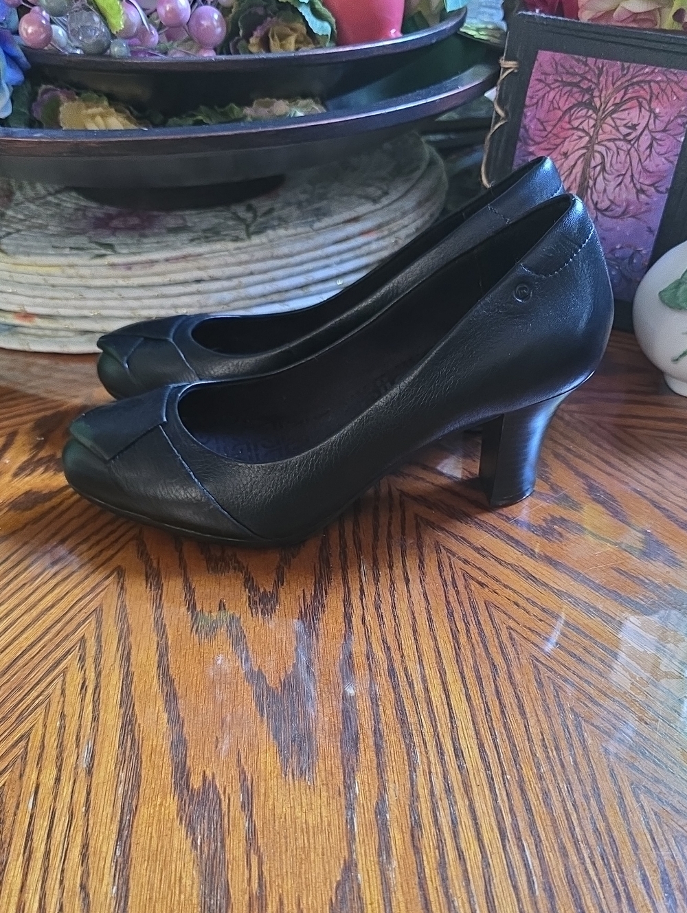 NWOT Rockport Stylish Leather Black Pumps